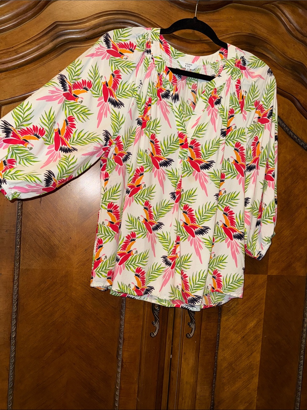 crown & ivy Pink Tropical Bird Print Peasant Blouse